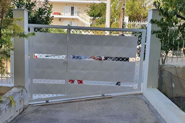 Συρόμενες Πόρτες με Μοτέρ. Κατασκευή, Επισκευή & Συντήρηση. 3 Συρόμενες Πόρτες με Μοτέρ. Κατασκευή, Επισκευή & Συντήρηση.